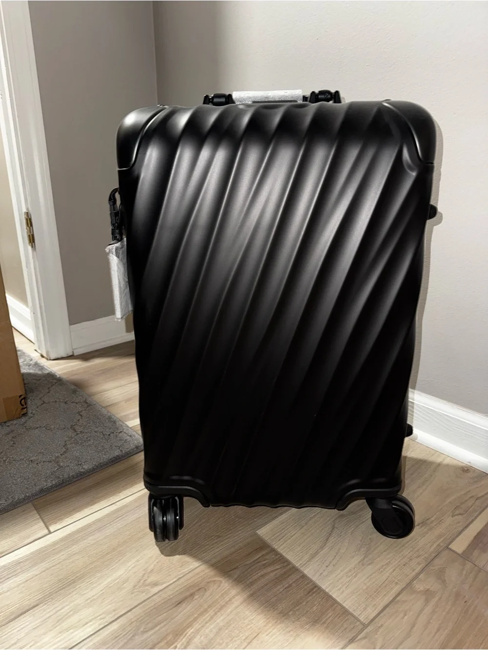 TUMI 19 Degree Aluminum International Carry-On Matte Black 22” NWT